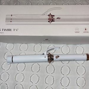 T3 Twirl 1 1/4 curling iron